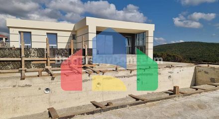 Будинок в Баня