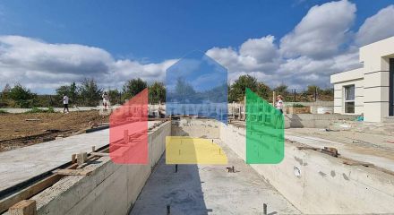 Будинок в Баня