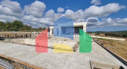 Будинок в Баня