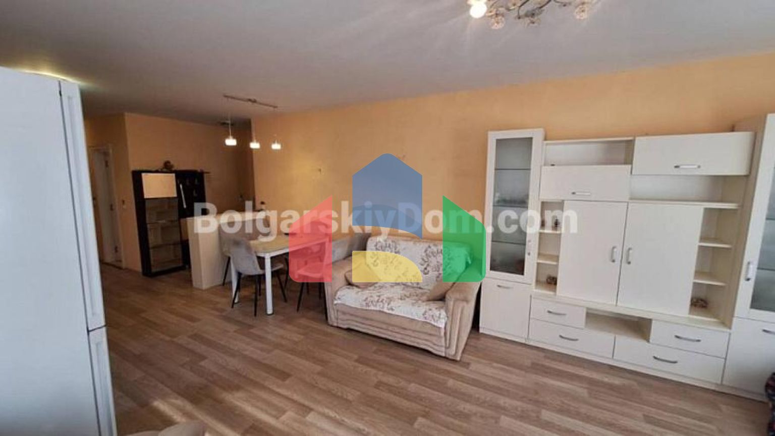 Трехкомнатная квартира в Рич 2