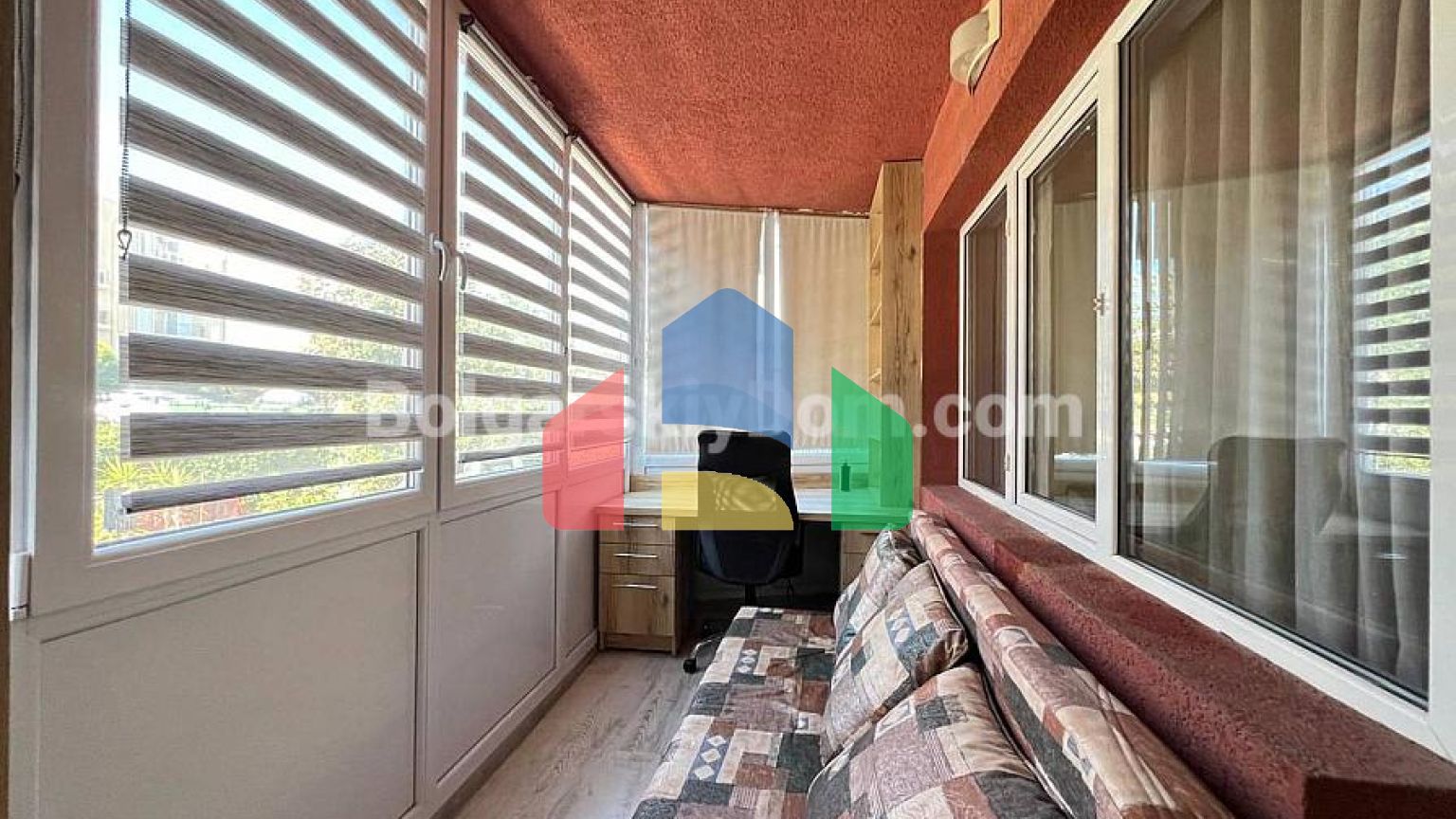 Двухкомнатная квартира в жилом доме