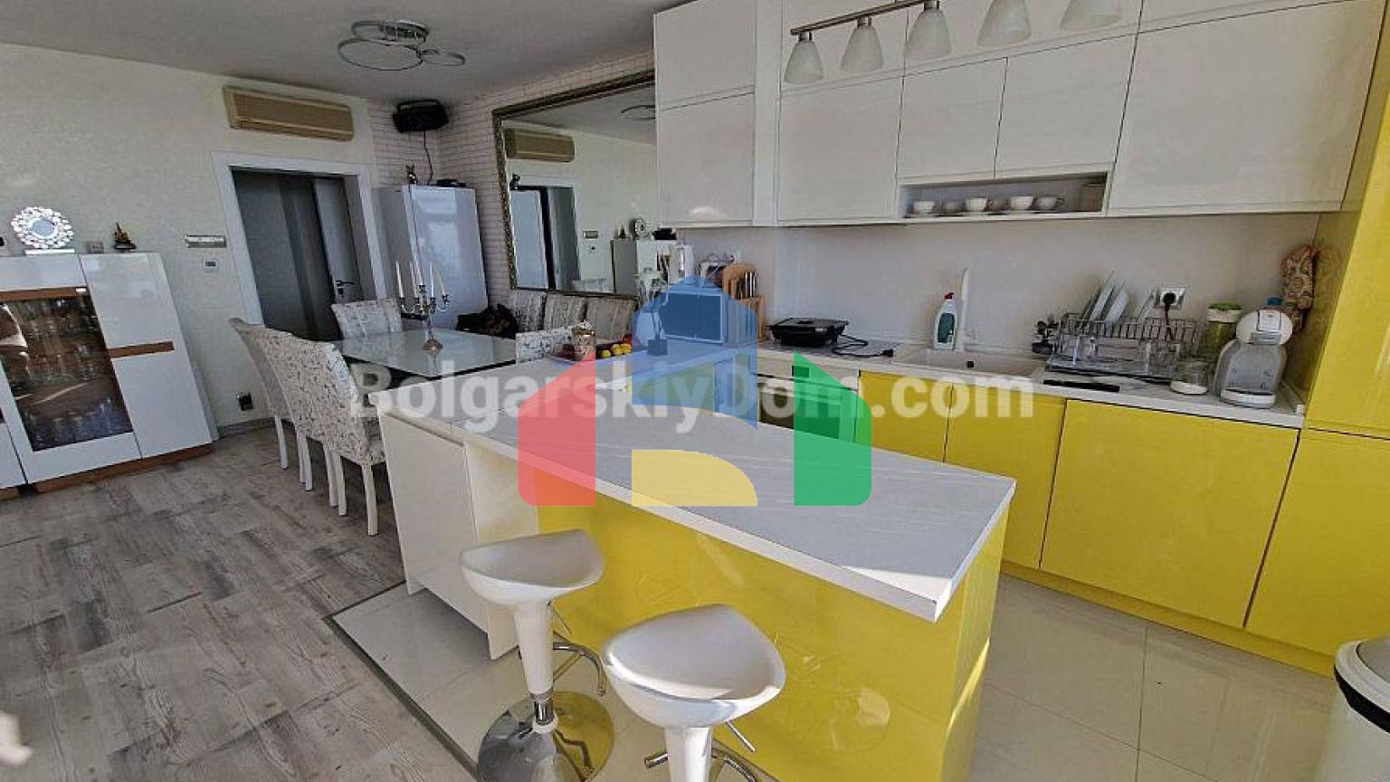 Трехкомнатная квартира в Оазис