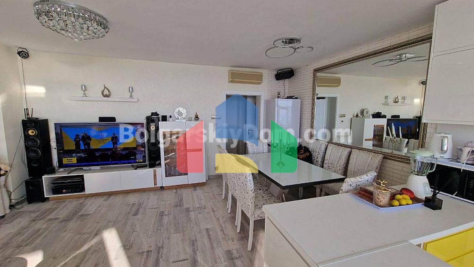 Трехкомнатная квартира в Оазис