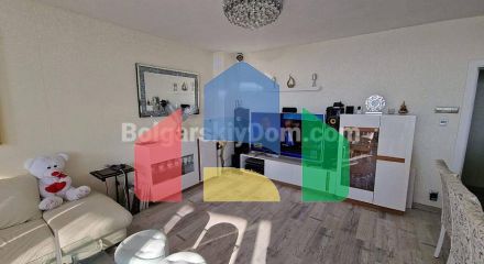 Трехкомнатная квартира в Оазис