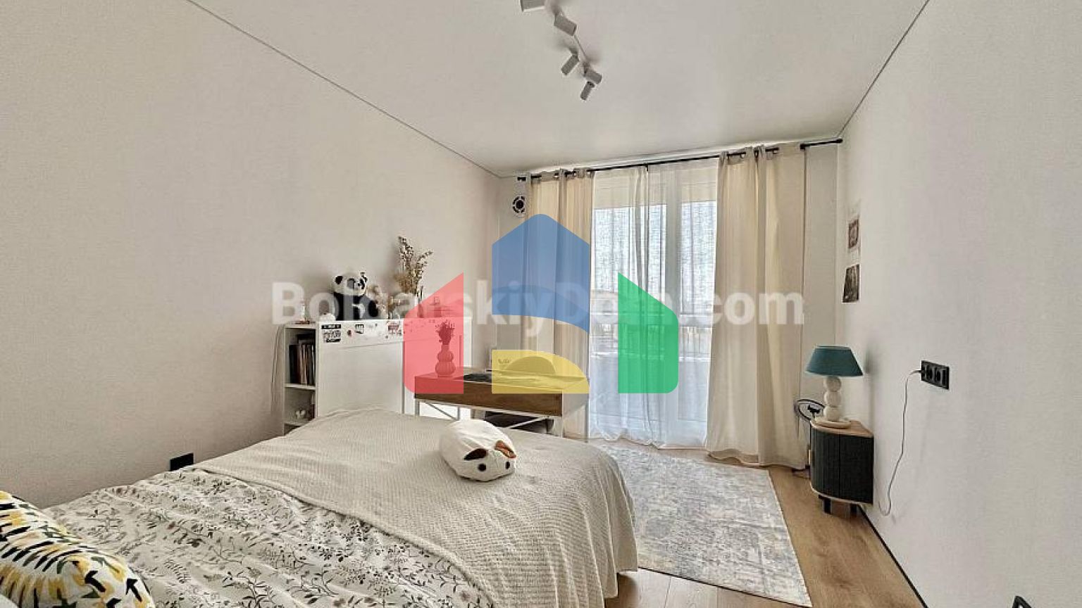 Чотирикімнатна квартира в Бейвю Фемілі