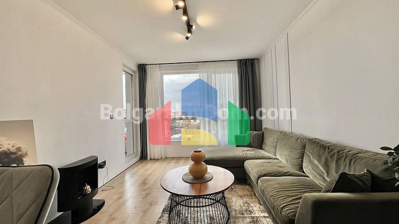 Чотирикімнатна квартира в Бейвю Фемілі