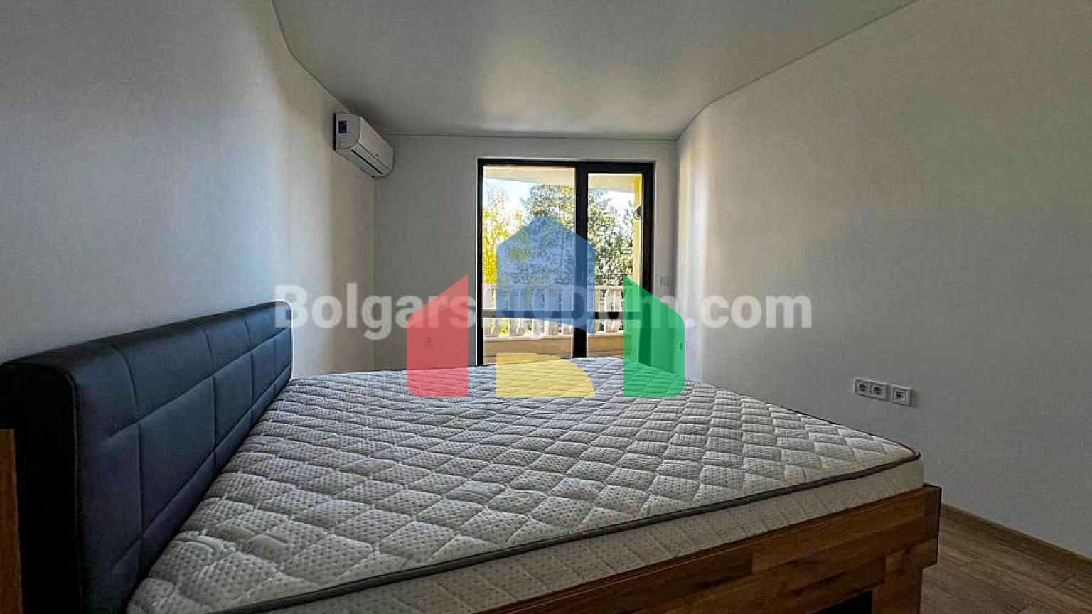 Двокімнатна квартира в Златен Бряг