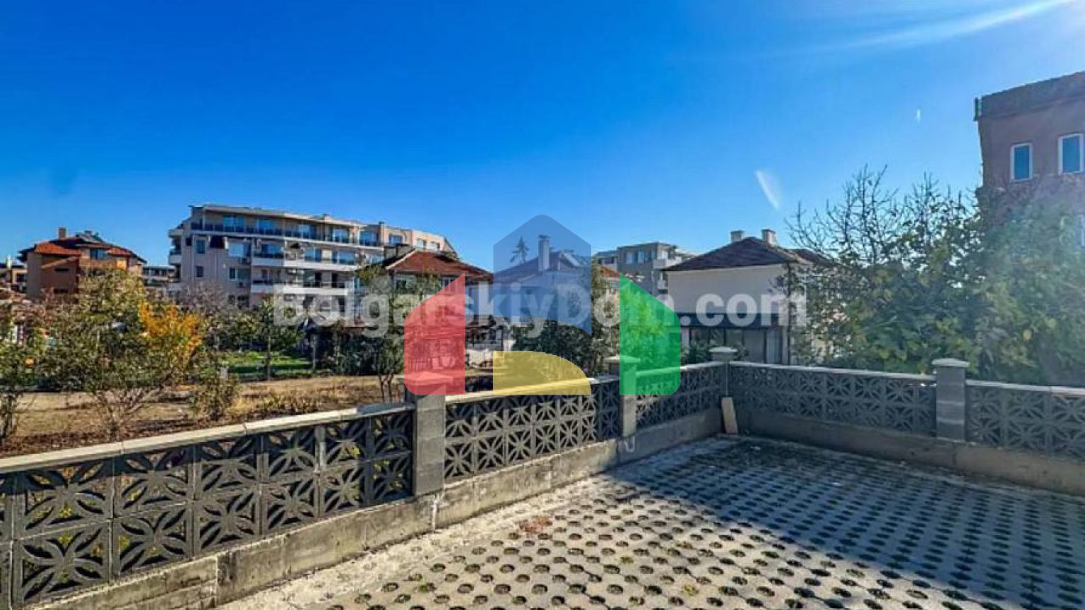 Студия в жилом доме в квартале Сарафово