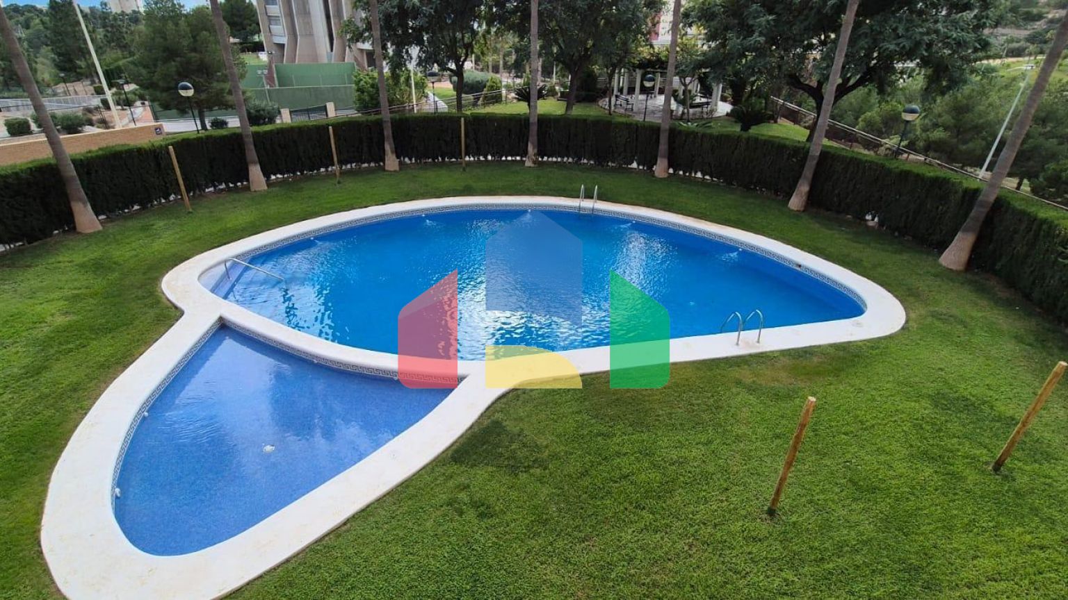 Ваш идеальный уголок в небе Бенидорма!