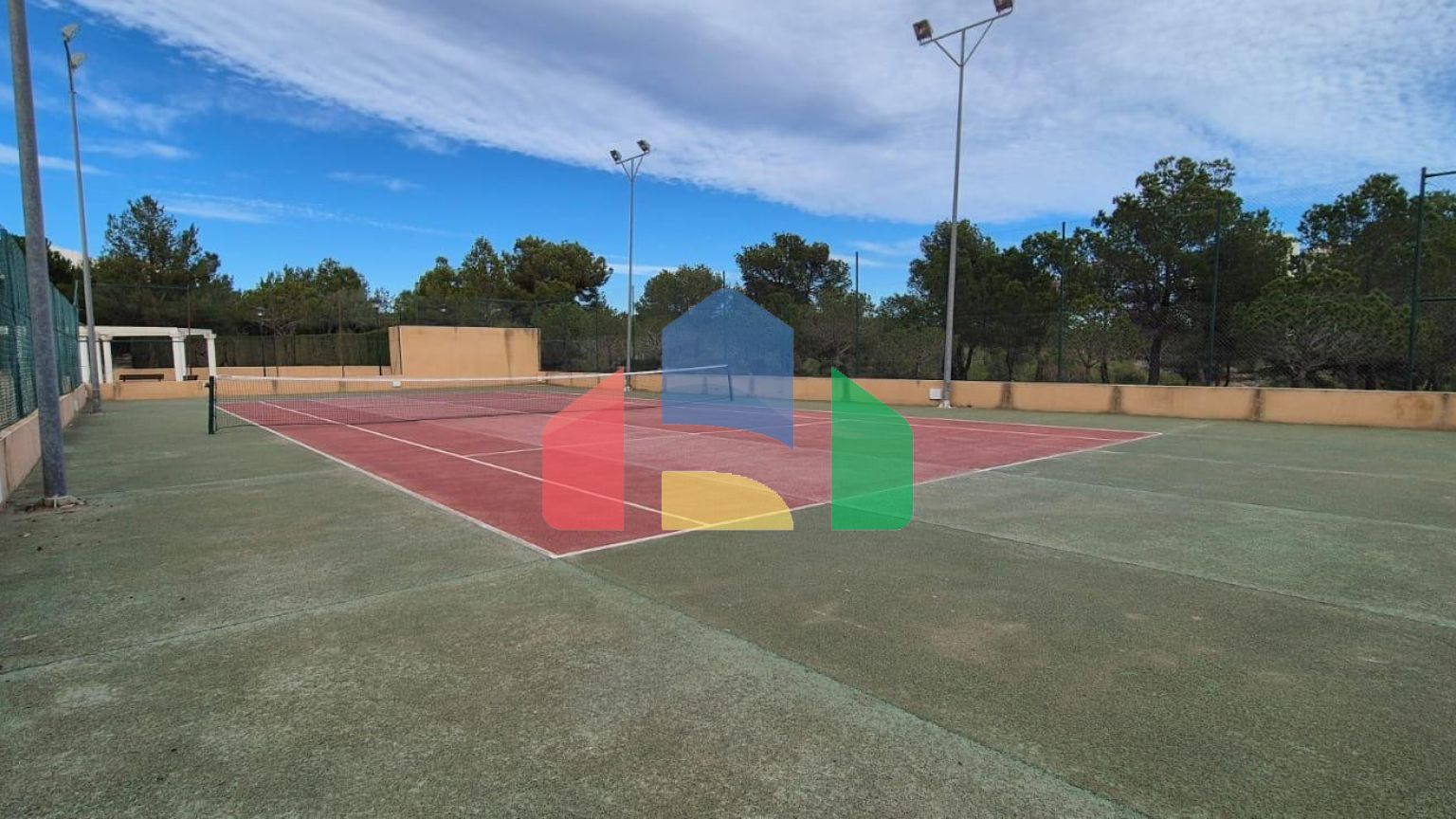 Ваш идеальный уголок в небе Бенидорма!