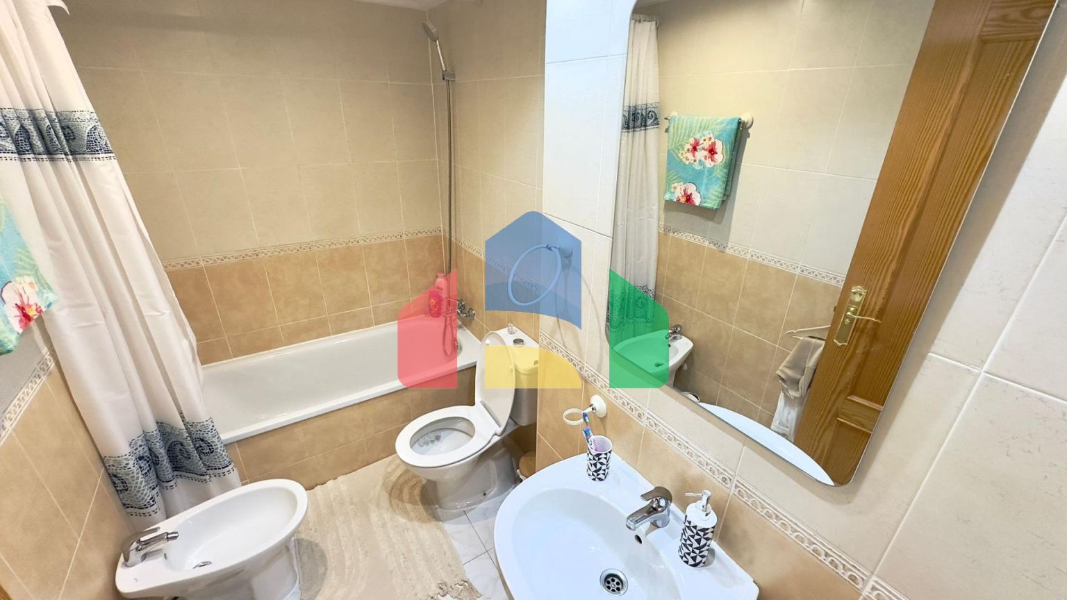 «Впечатляющая квартира на 18 этаже с панорамным видом на море в Бенидорме»