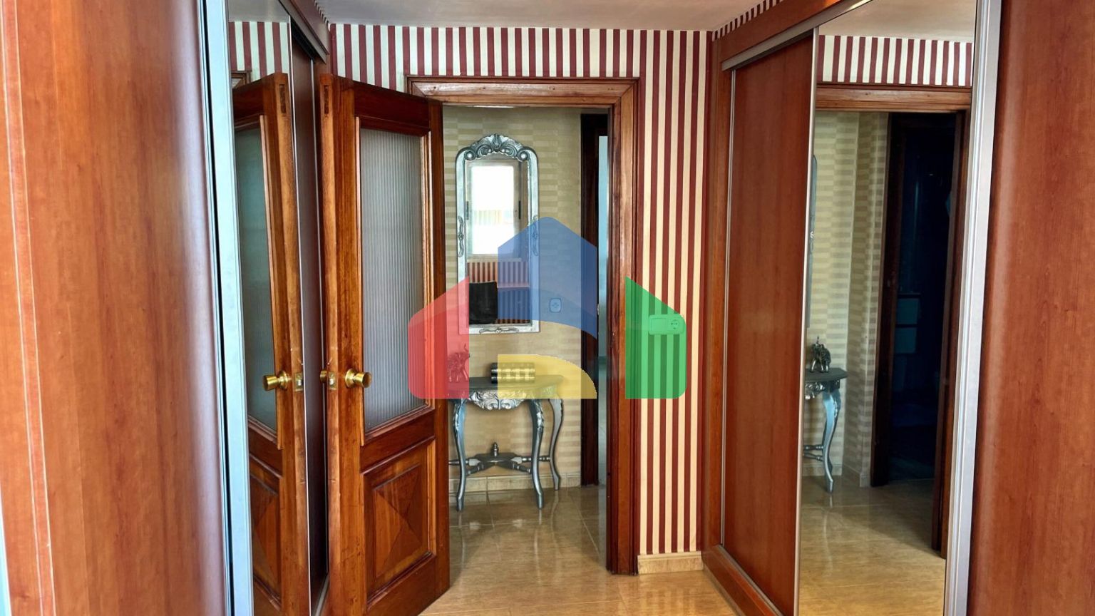 Эксклюзивная Реновированная Квартира на Первой Линии Пляжа в Бенидорме ️