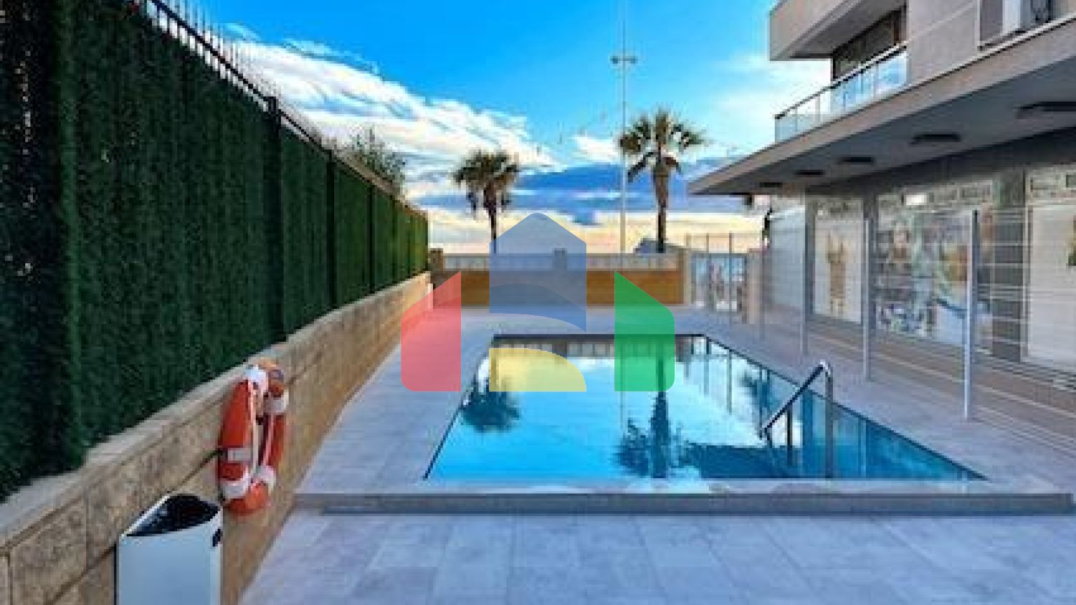 Эксклюзивная Реновированная Квартира на Первой Линии Пляжа в Бенидорме ️