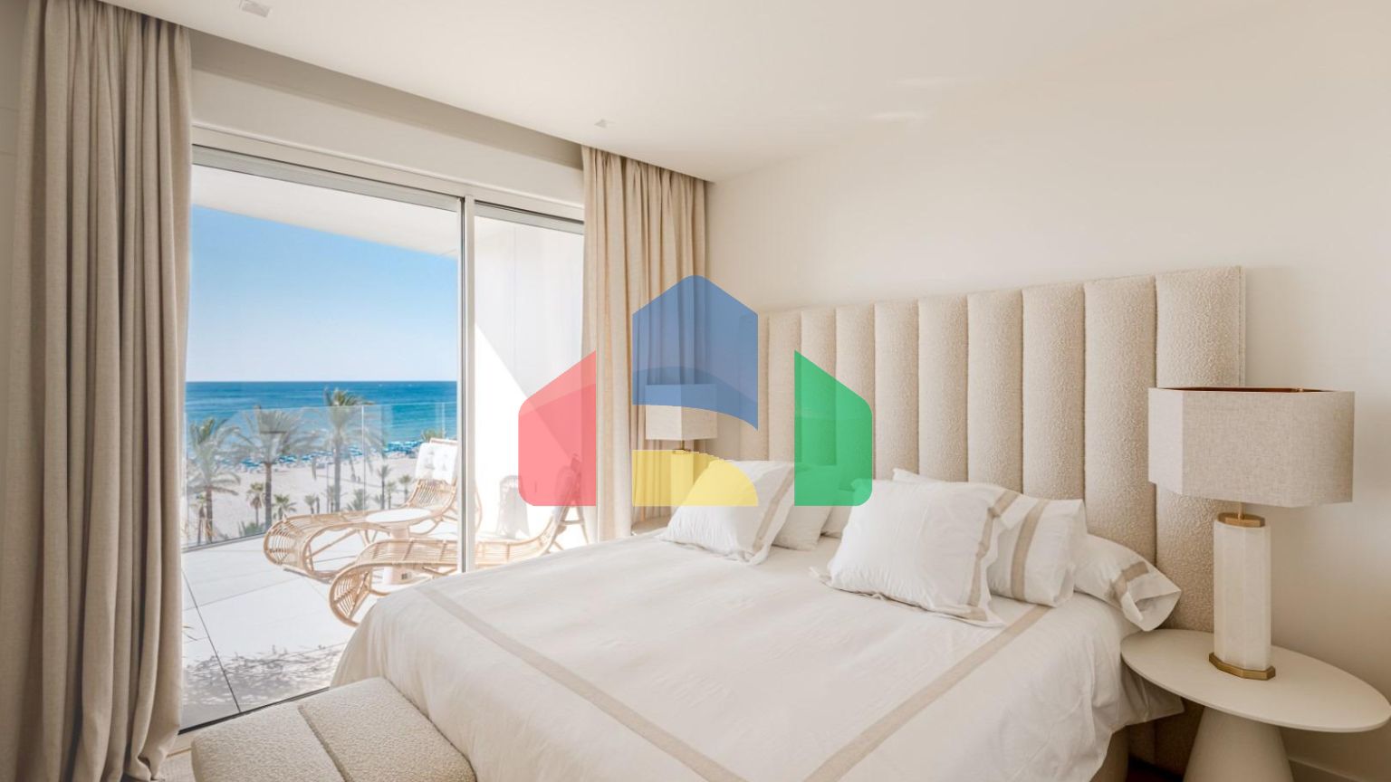 Последние роскошные апартаменты на первой линии Плайя де Пониенте