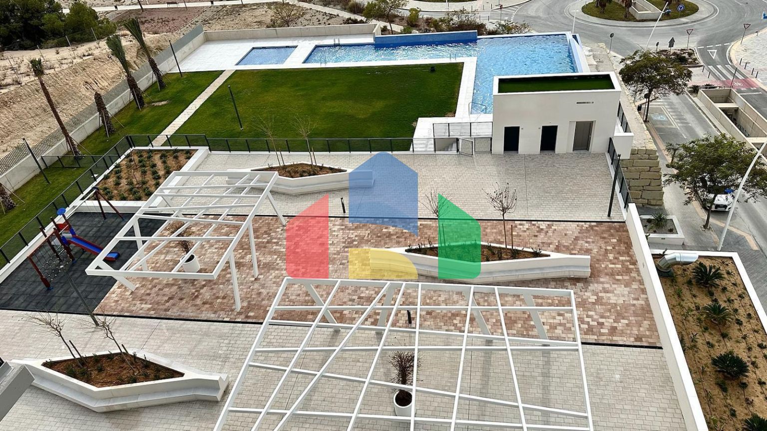 СОВЕРШЕННО НОВЫЙ ДИЗАЙН КВАРТИРЫ С ВИДОМ НА МОРЕ НА ПЛЯЖЕ ПОНИЕНТЕ, БЕНИДОРМ