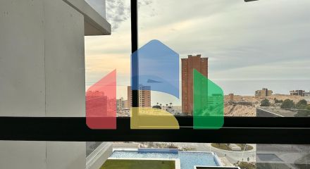 СОВЕРШЕННО НОВЫЙ ДИЗАЙН КВАРТИРЫ С ВИДОМ НА МОРЕ НА ПЛЯЖЕ ПОНИЕНТЕ, БЕНИДОРМ