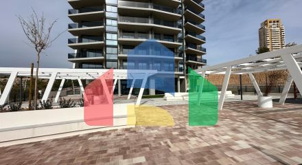 СОВЕРШЕННО НОВЫЙ ДИЗАЙН КВАРТИРЫ С ВИДОМ НА МОРЕ НА ПЛЯЖЕ ПОНИЕНТЕ, БЕНИДОРМ