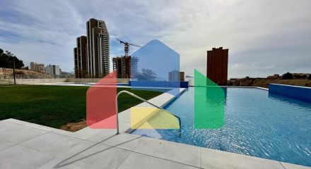 СОВЕРШЕННО НОВЫЙ ДИЗАЙН КВАРТИРЫ С ВИДОМ НА МОРЕ НА ПЛЯЖЕ ПОНИЕНТЕ, БЕНИДОРМ