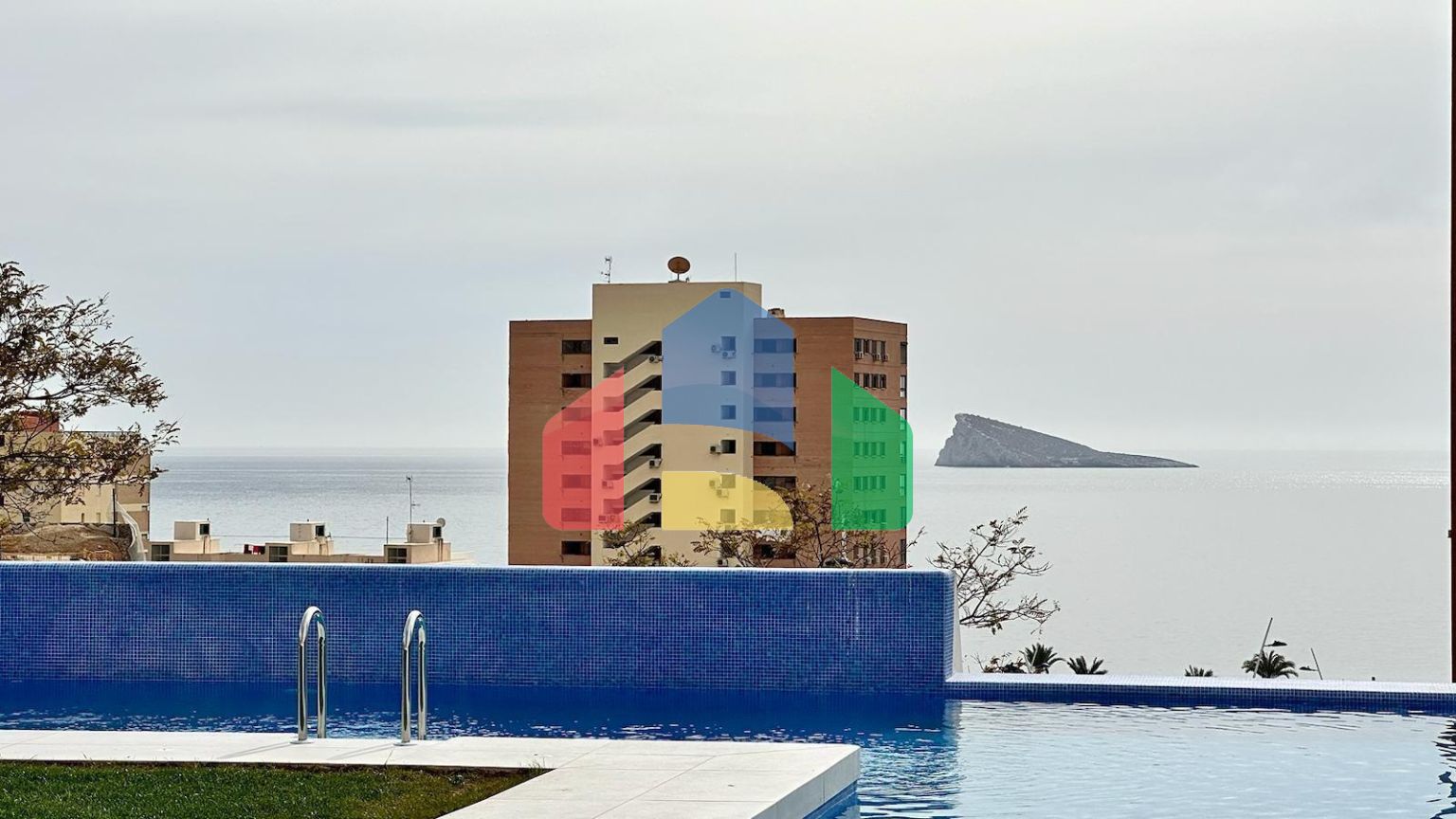 СОВЕРШЕННО НОВЫЙ ДИЗАЙН КВАРТИРЫ С ВИДОМ НА МОРЕ НА ПЛЯЖЕ ПОНИЕНТЕ, БЕНИДОРМ