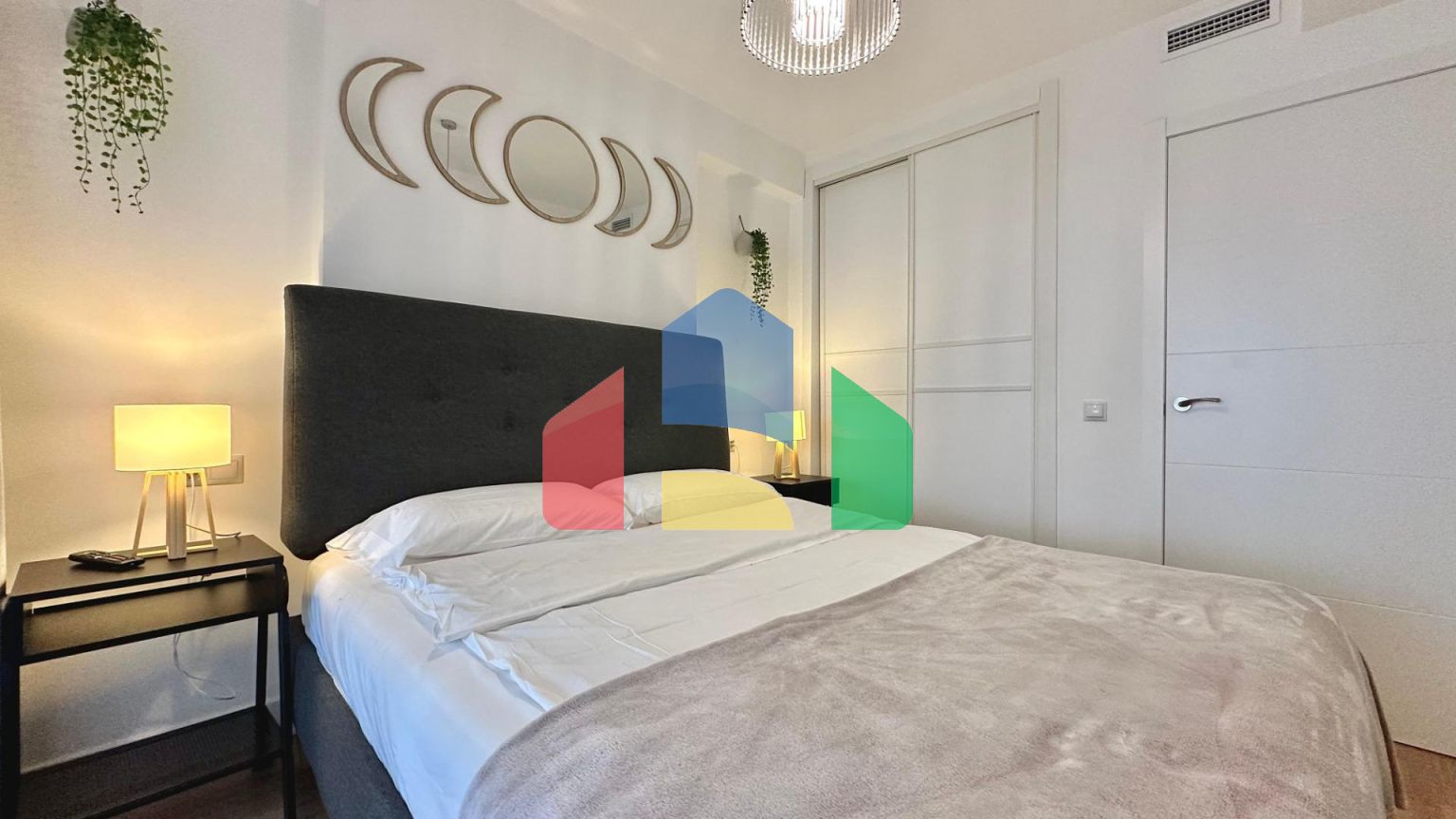 Эксклюзивное инвестиционное предложение в Бенидорме-В продаже 3 квартиры в одном доме