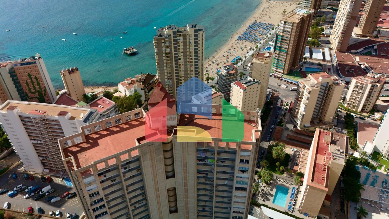 Эксклюзивное инвестиционное предложение в Бенидорме-В продаже 3 квартиры в одном доме