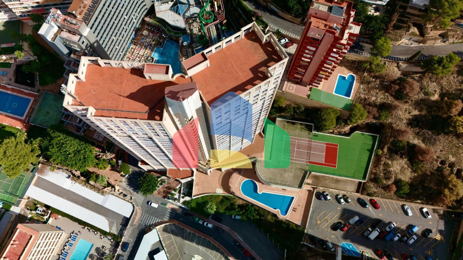 Эксклюзивное инвестиционное предложение в Бенидорме-В продаже 3 квартиры в одном доме