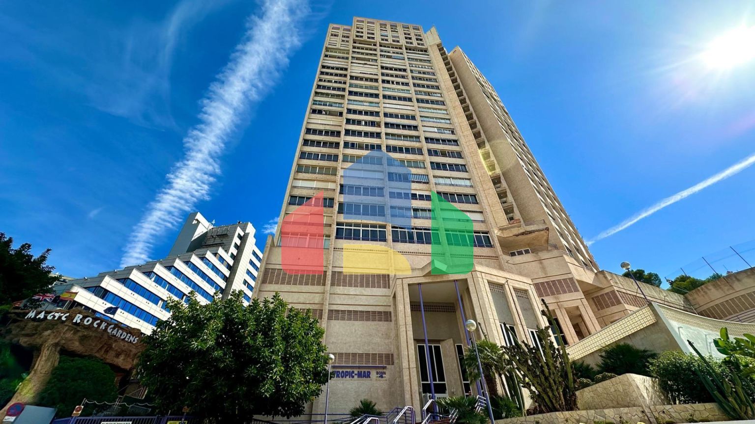 Эксклюзивное инвестиционное предложение в Бенидорме-В продаже 3 квартиры в одном доме