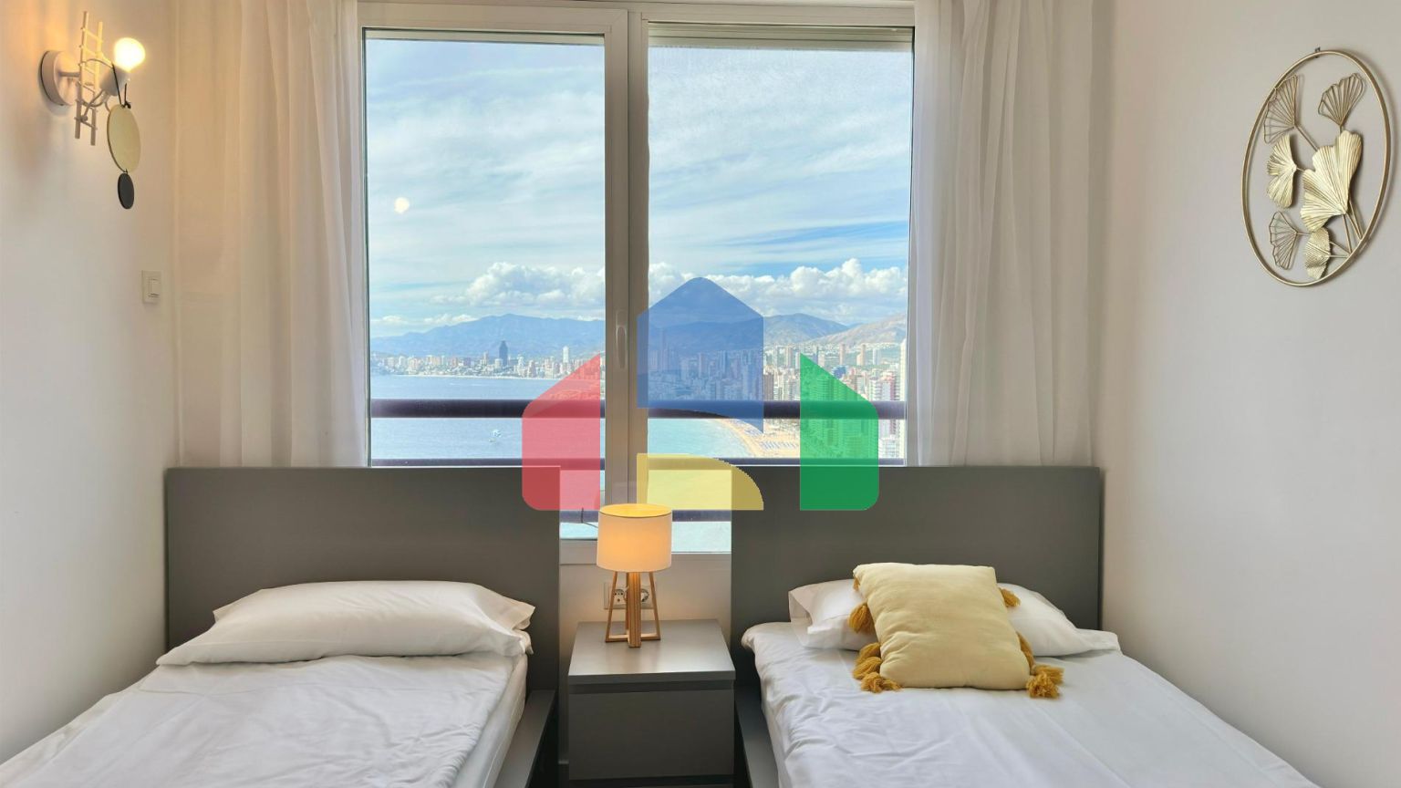 Эксклюзивное инвестиционное предложение в Бенидорме-В продаже 3 квартиры в одном доме