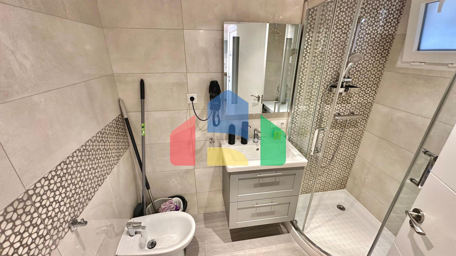 Эксклюзивное инвестиционное предложение в Бенидорме-В продаже 3 квартиры в одном доме