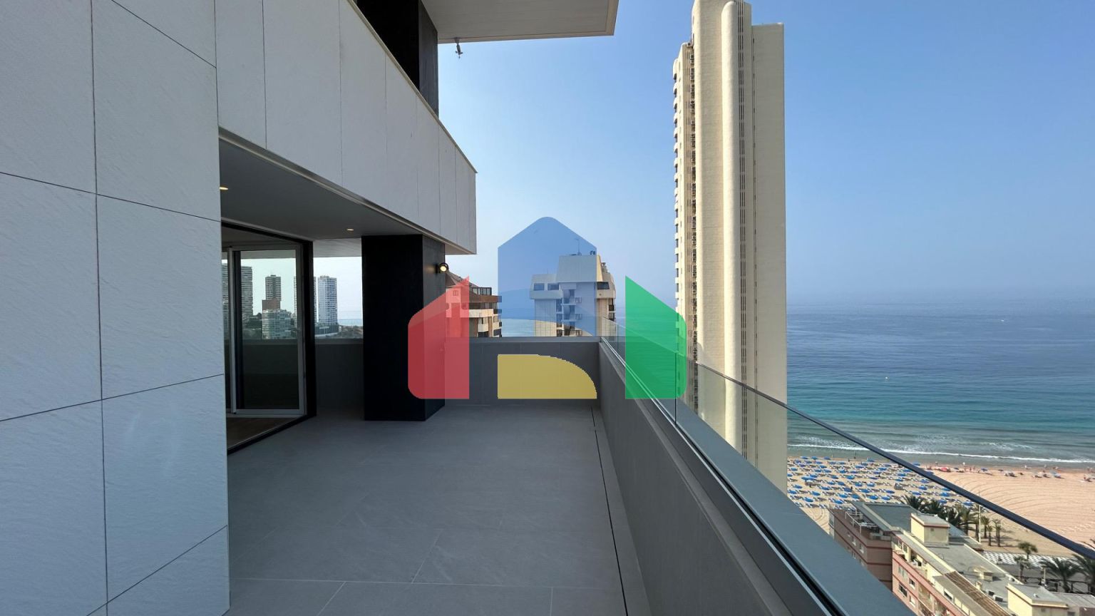 Новая роскошная квартира на пляже Леванте с панорамным видом на море