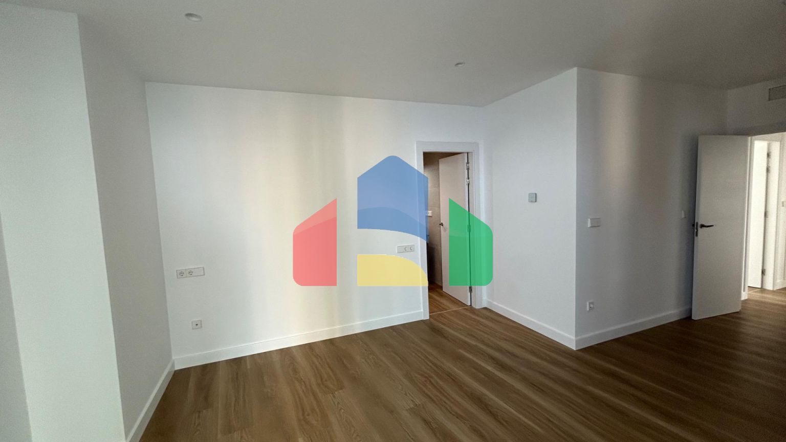 Новая роскошная квартира на пляже Леванте с панорамным видом на море