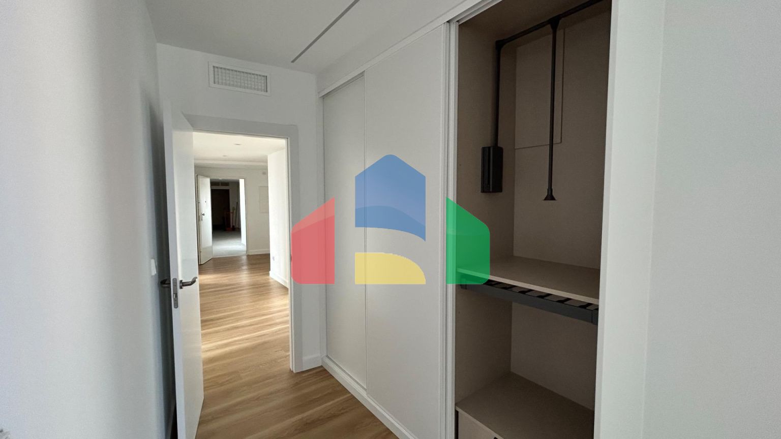 Новая роскошная квартира на пляже Леванте с панорамным видом на море