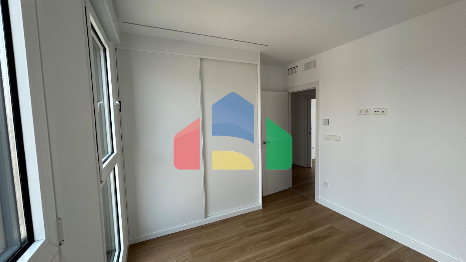 Новая роскошная квартира на пляже Леванте с панорамным видом на море