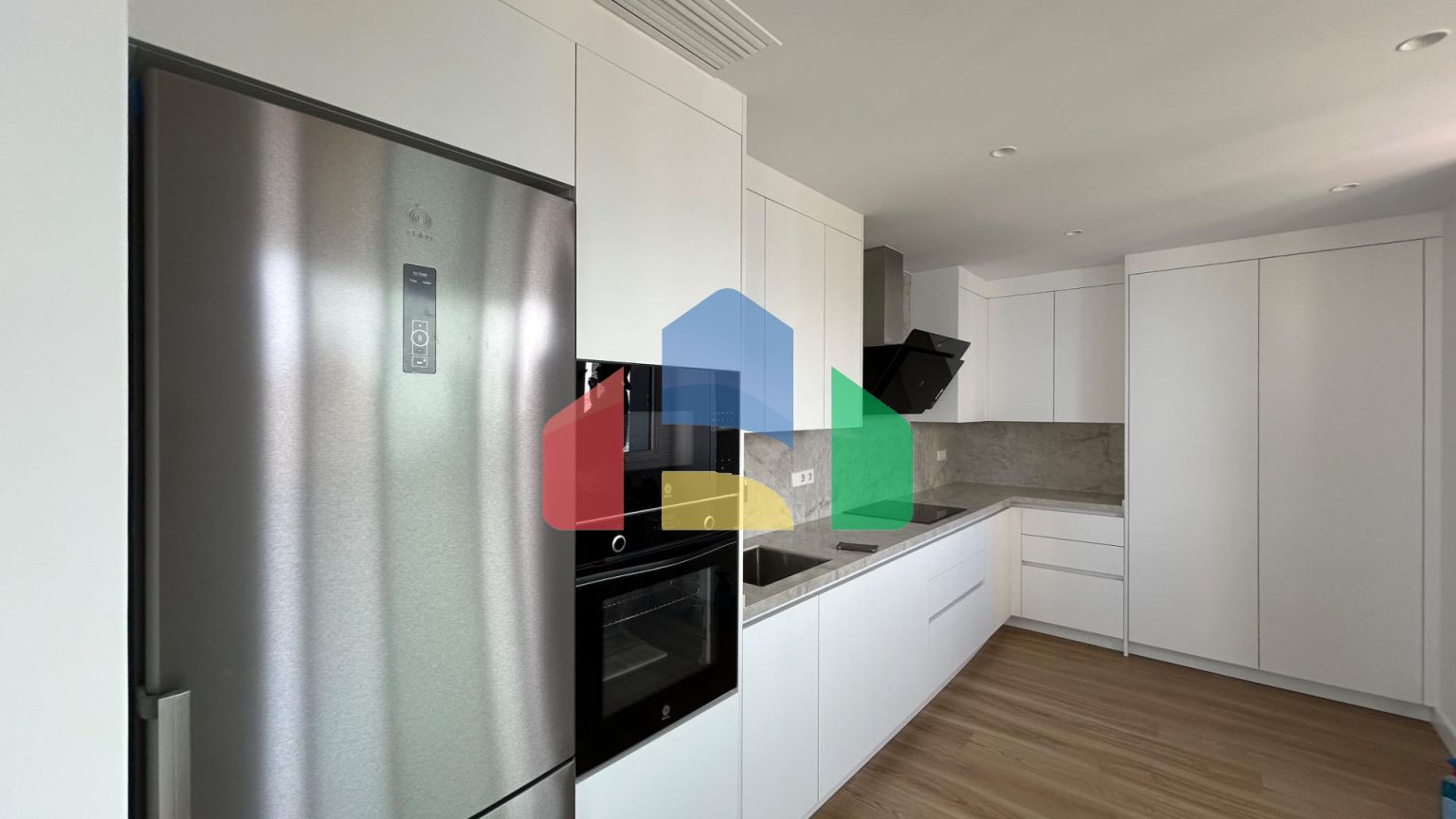 Новая роскошная квартира на пляже Леванте с панорамным видом на море