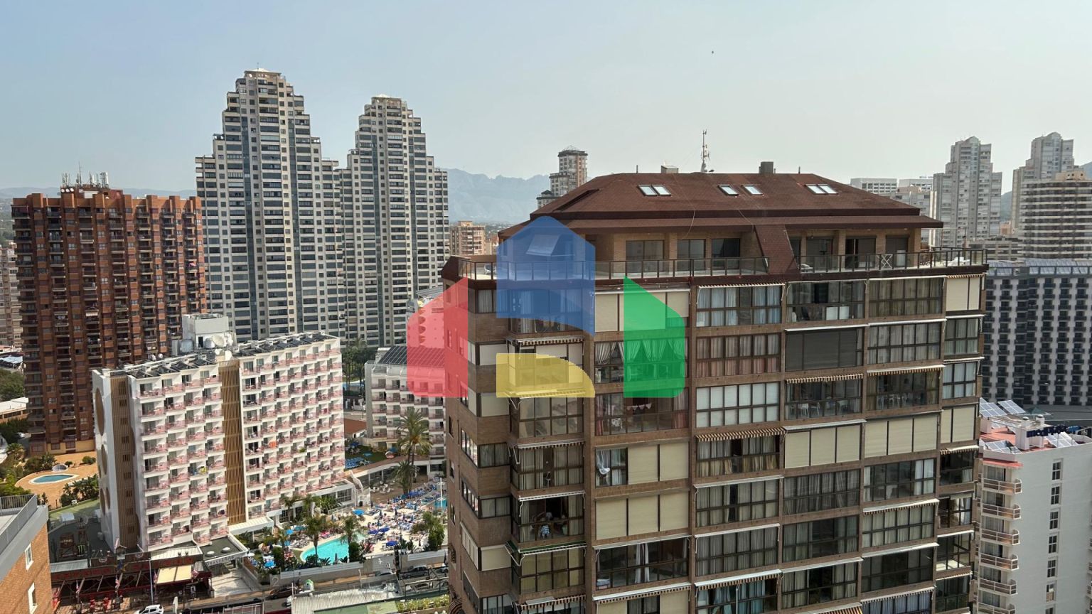 Новая роскошная квартира на пляже Леванте с панорамным видом на море