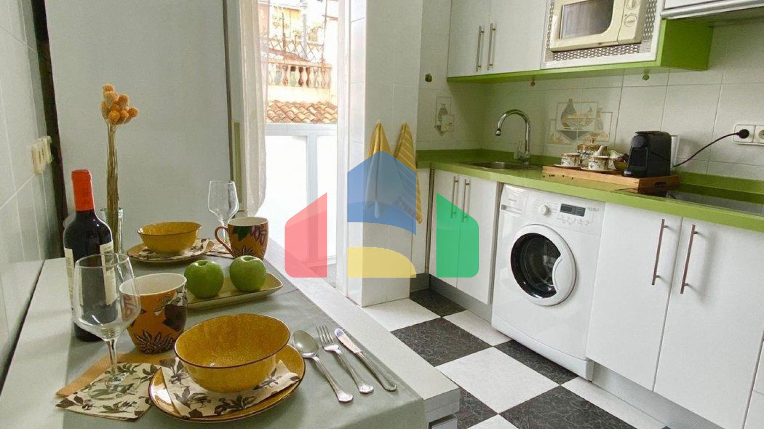 ДВУХКОМНАТНАЯ КВАРТИРА  В БЕНИДОРМЕ В 50 М ОТ МОРЯ