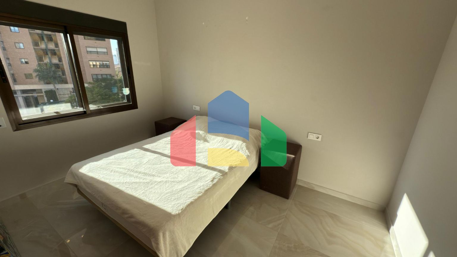 Роскошные апартаменты в знаковом здании Coblanca 40 с видом на море