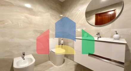 Роскошные апартаменты в знаковом здании Coblanca 40 с видом на море