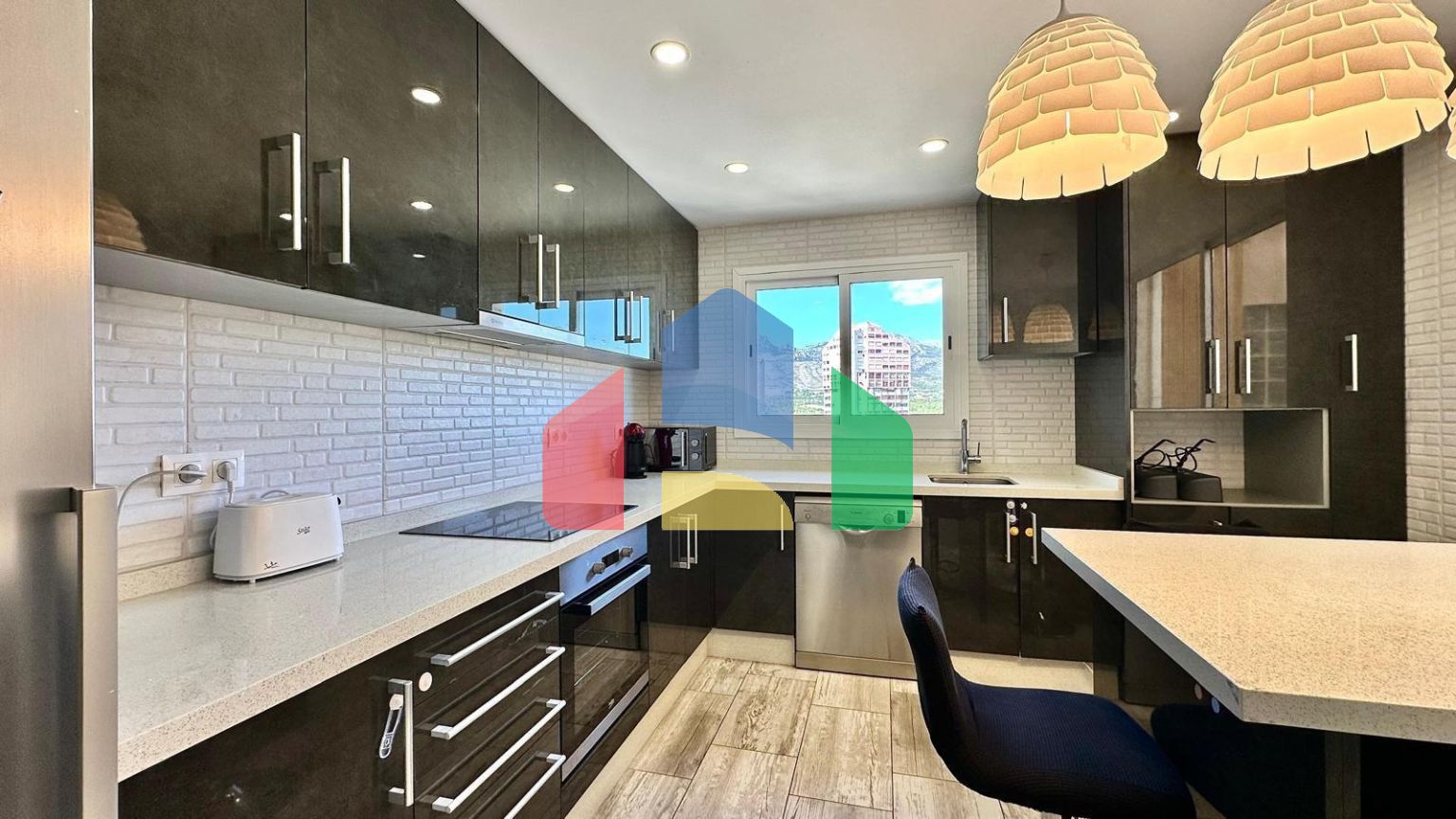 Kвартира на 24 этаже в районе Плая-Поньенте