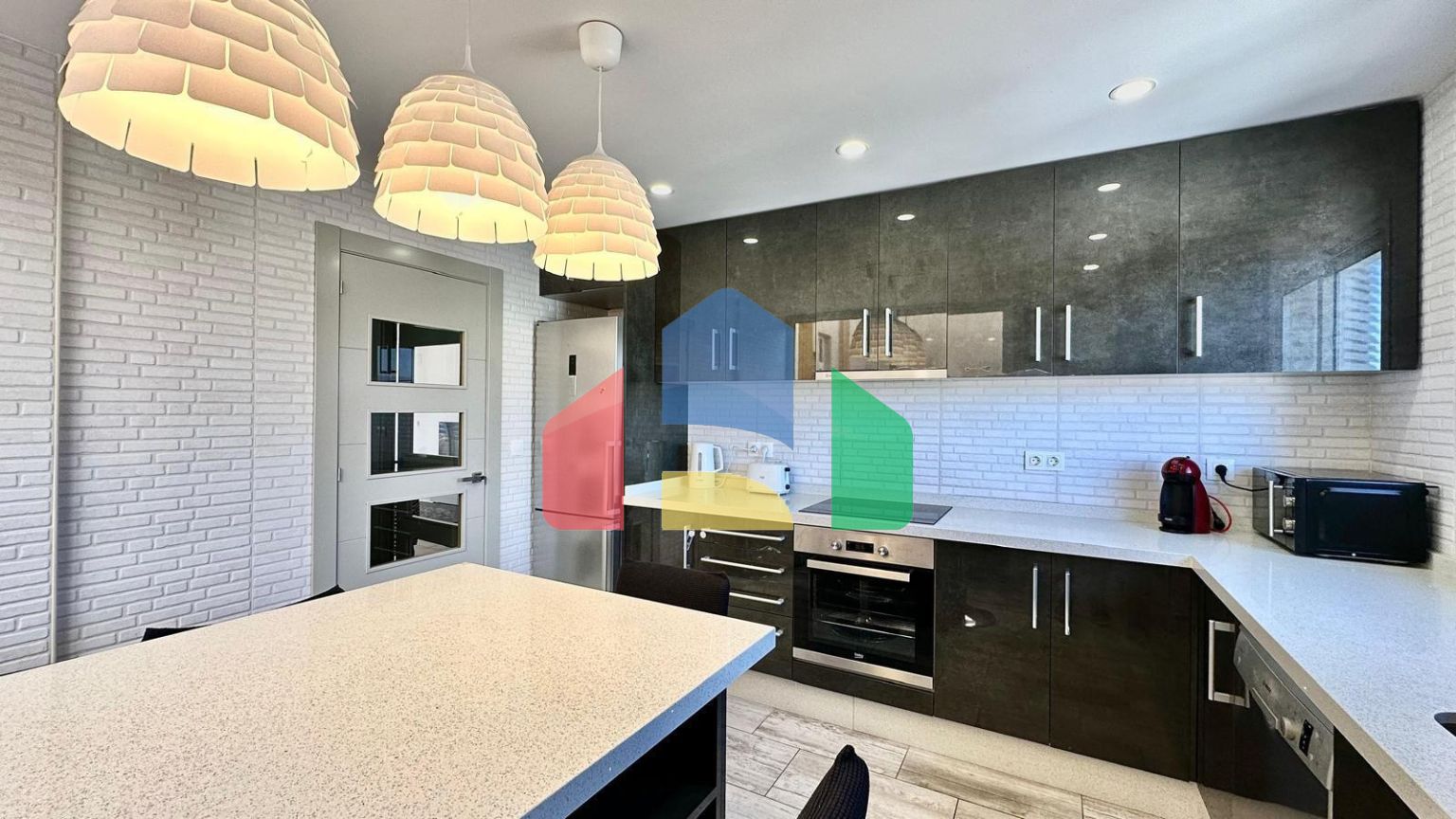 Kвартира на 24 этаже в районе Плая-Поньенте