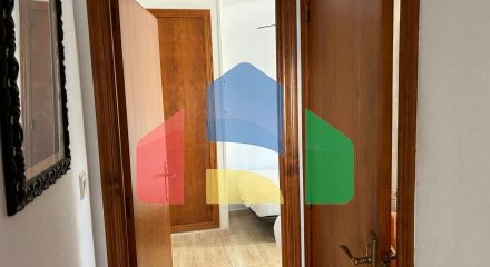 Светлая квартира на первой линии пляжа Леванте в Бенидорме