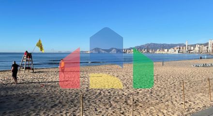 Светлая квартира на первой линии пляжа Леванте в Бенидорме Светлая квартира на первой линии пляжа Леванте в Бенидорме