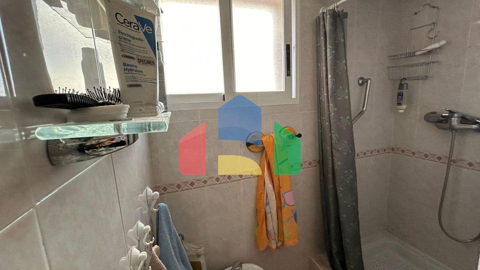 Светлая квартира на первой линии пляжа Леванте в Бенидорме