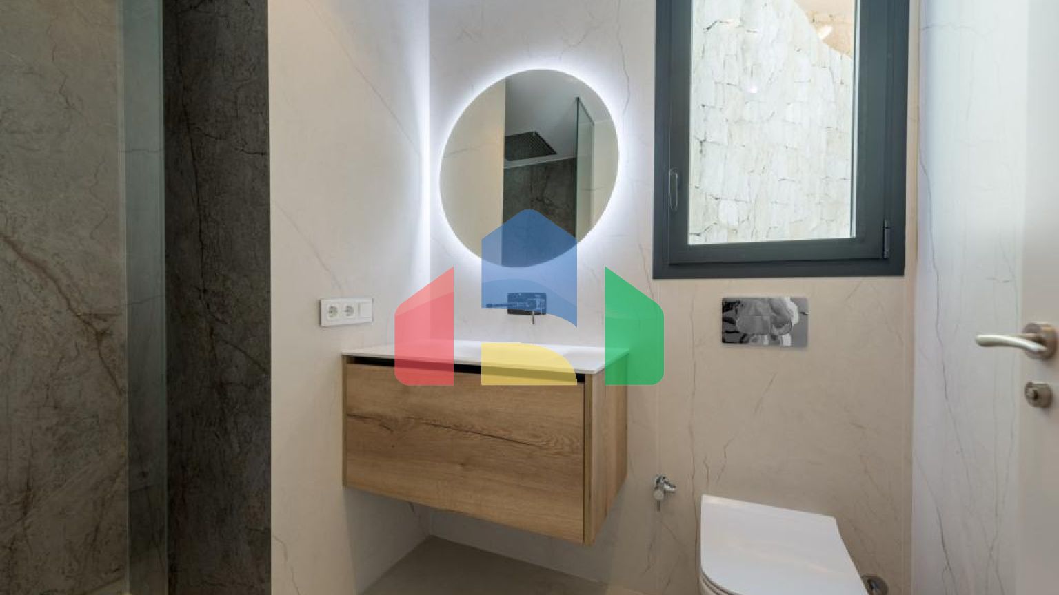 Двухуровневая квартира на первой линии пляжа Пониенте