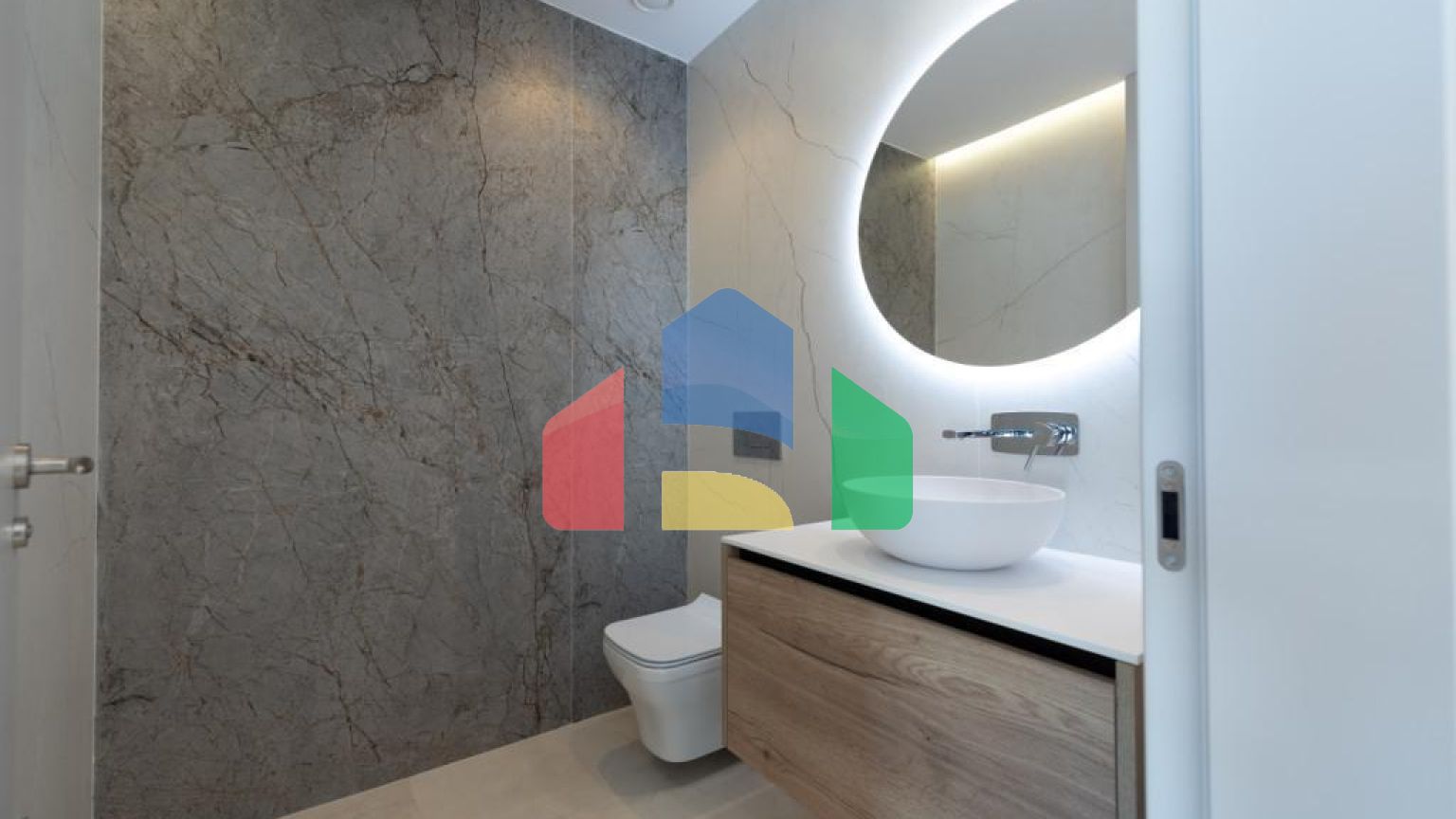 Двухуровневая квартира на первой линии пляжа Пониенте