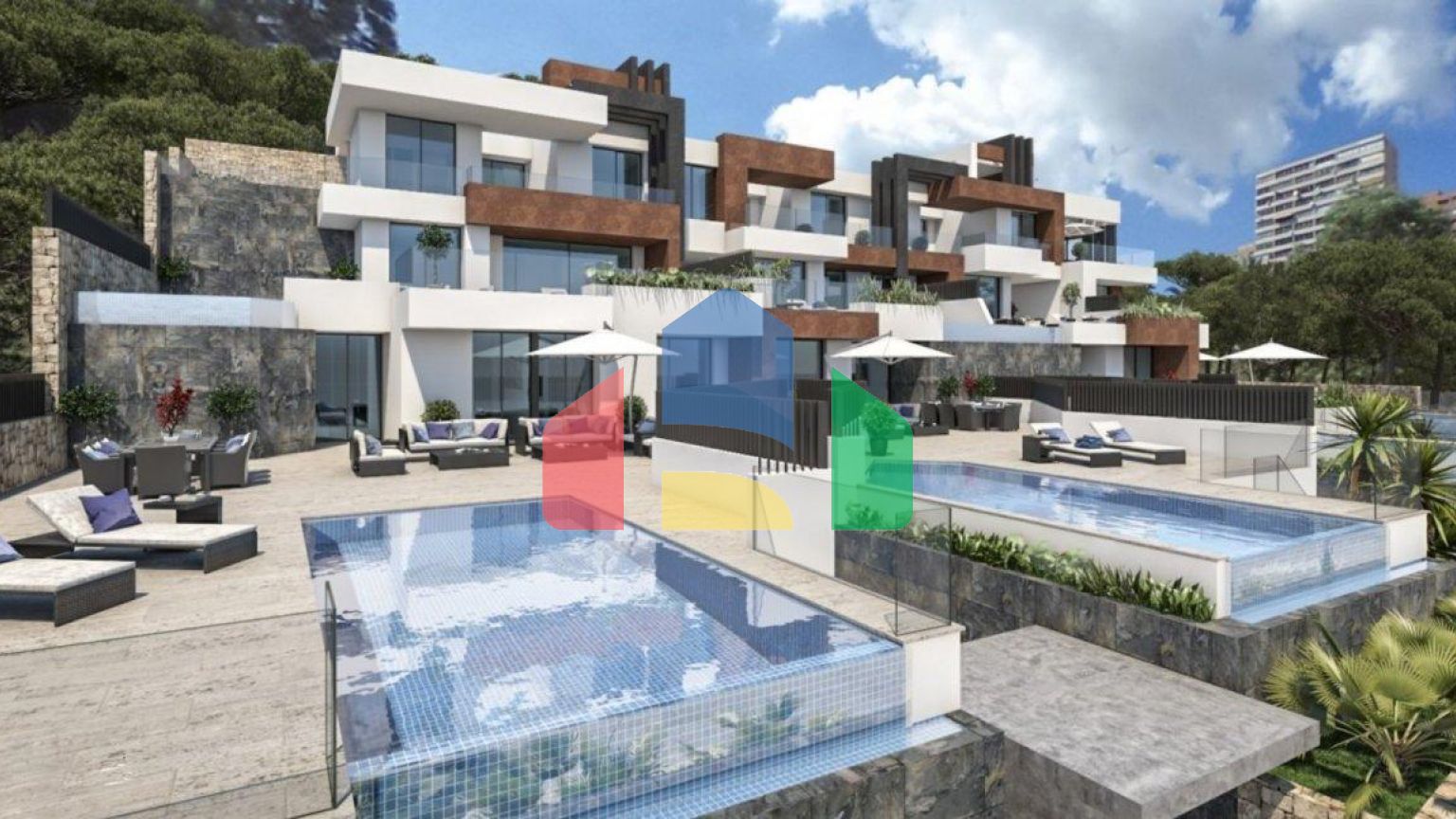 Двухуровневая квартира на первой линии пляжа Пониенте