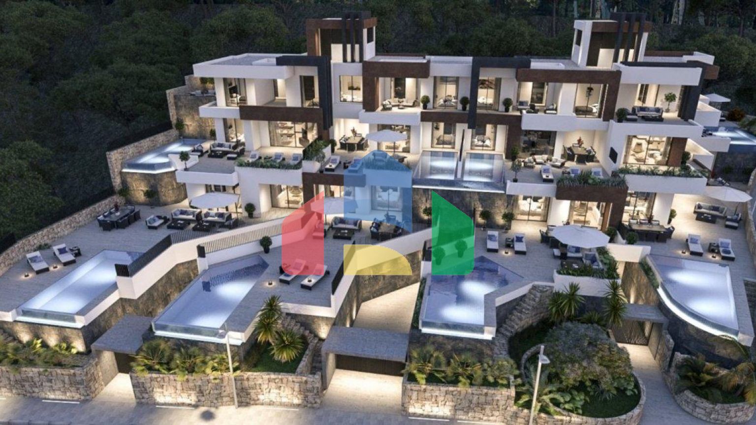 Двухуровневая квартира на первой линии пляжа Пониенте