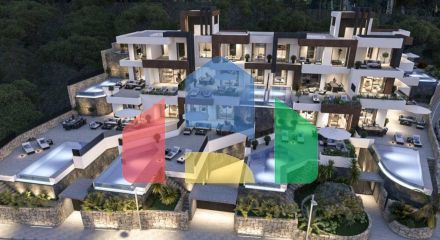 Двухуровневая квартира на первой линии пляжа Пониенте