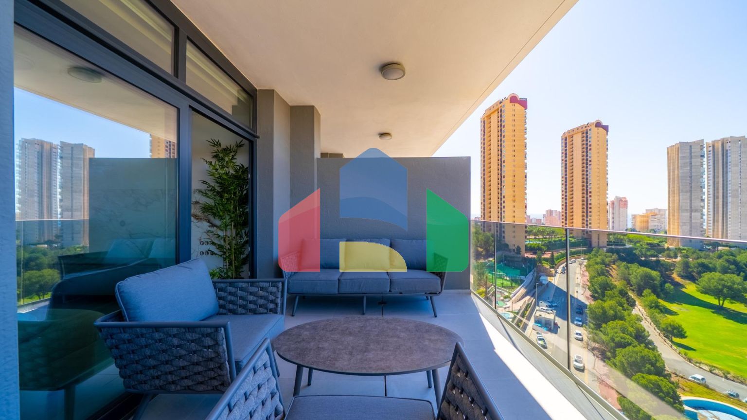 Широкая квартира с 2 спальнями в комплексе Eagle Tower