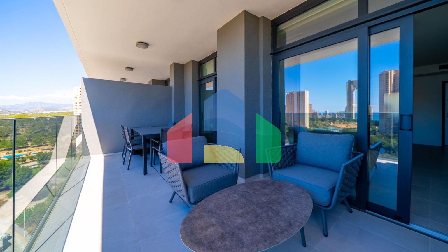 Широкая квартира с 2 спальнями в комплексе Eagle Tower